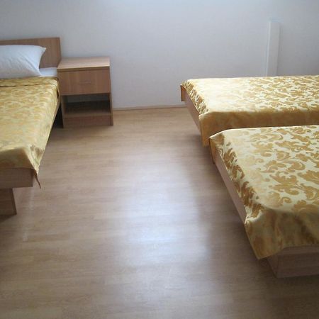 Motel Livija Petrovec Buitenkant foto