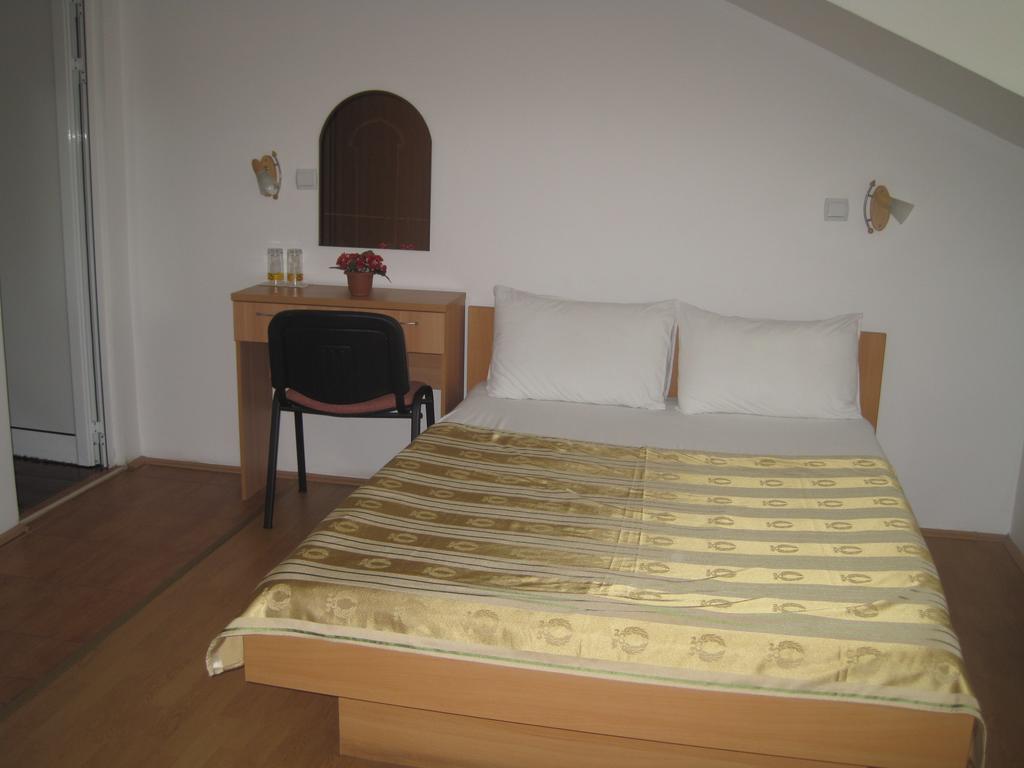 Motel Livija Petrovec Buitenkant foto