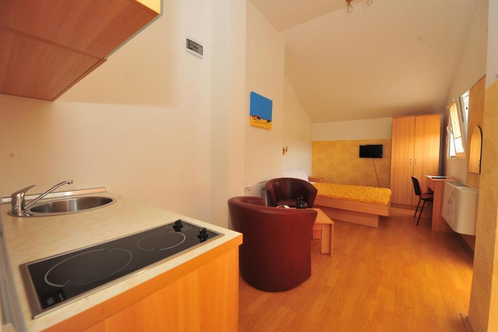 Motel Livija Petrovec Kamer foto
