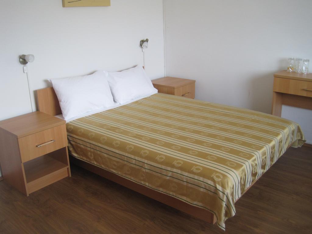 Motel Livija Petrovec Buitenkant foto